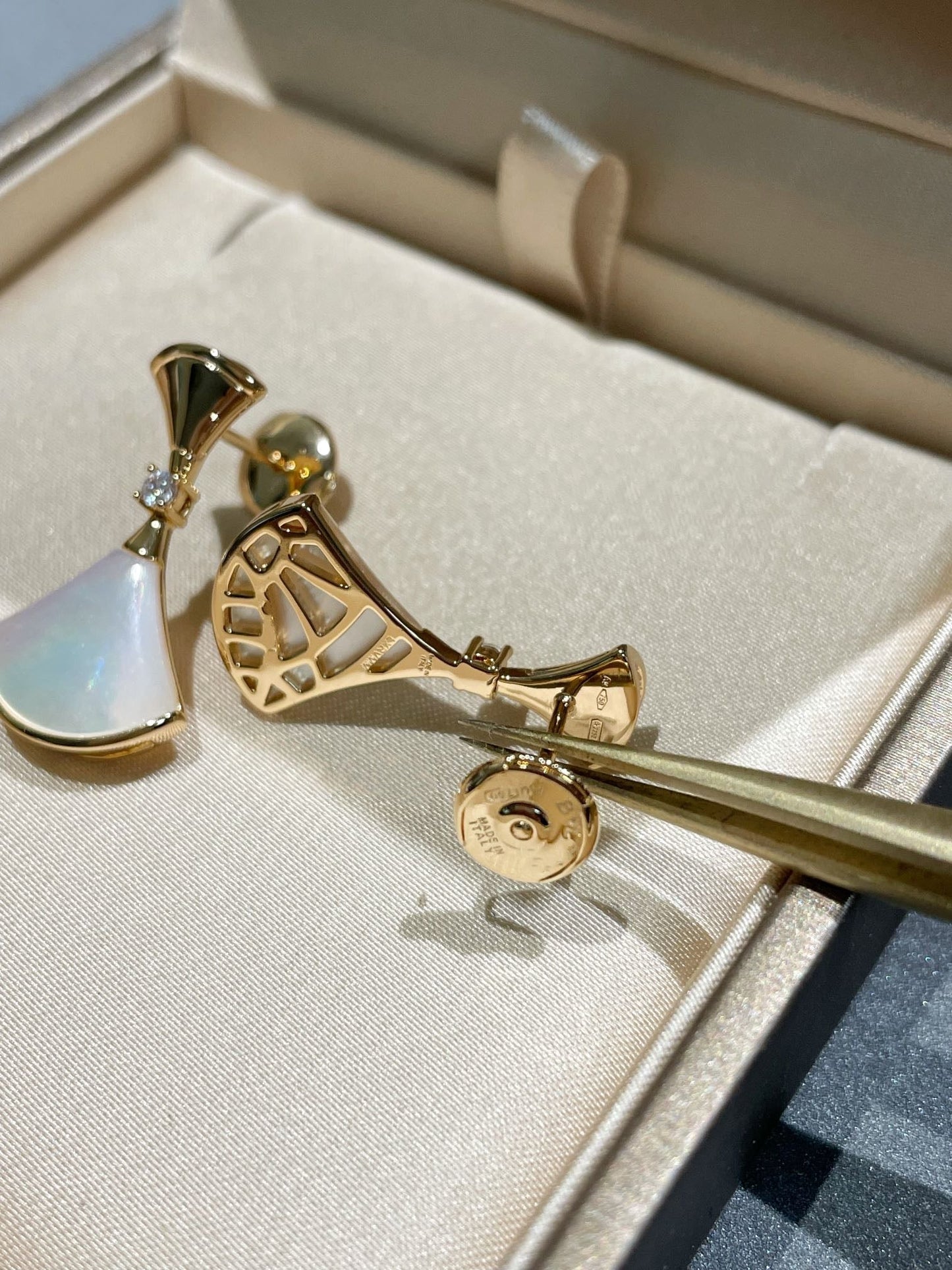 [baslovejewels]DREAM MOP 1 DIAMOND EARRINGS