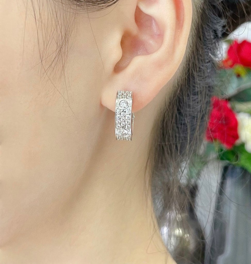 [baslovejewels]LOVE 5.5MM DIAMOND PAVED EARRINGS