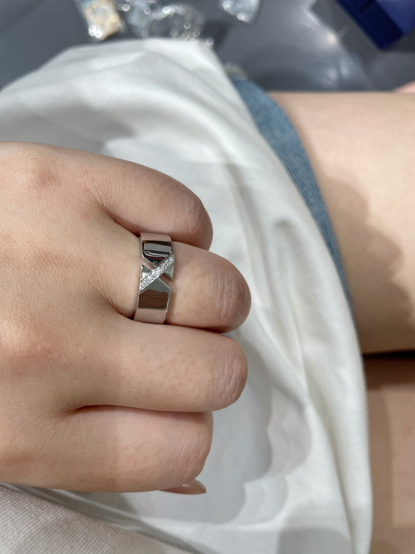 [baslovejewels]LIENS EVIDENCE DIAOMOND RING