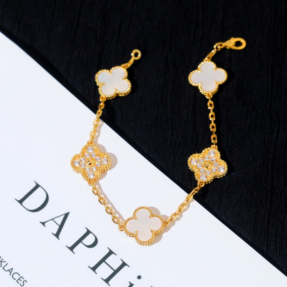 [baslovejewels]CLOVER BRACELET 5 MOTIF WHITE MOP DIAMOND