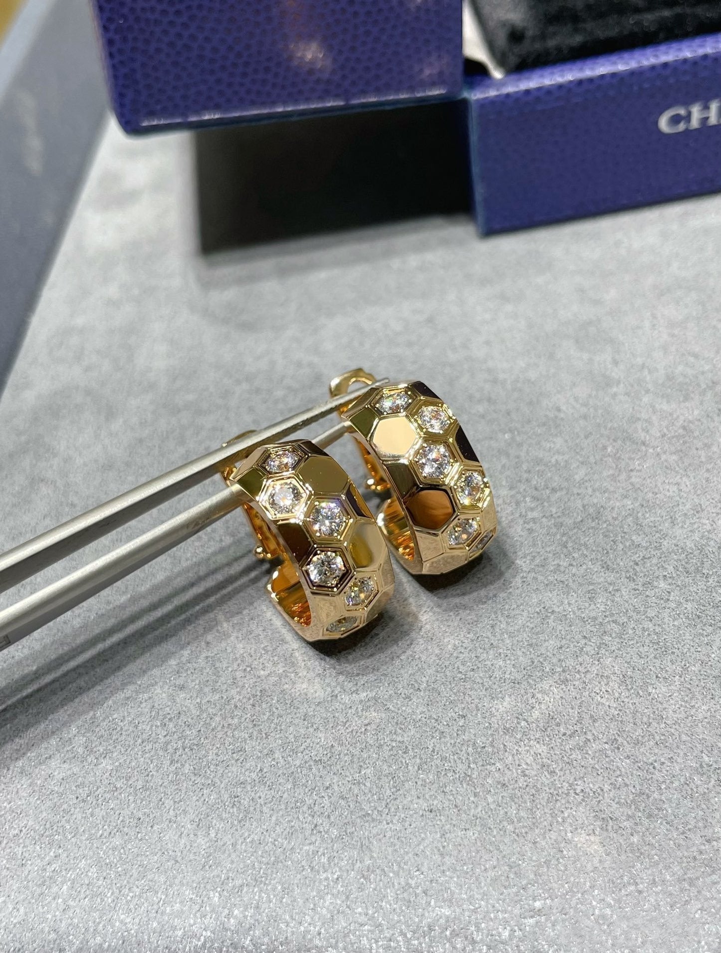 [baslovejewels]BEE LOVE DIAMOND HOOP EARRINGS