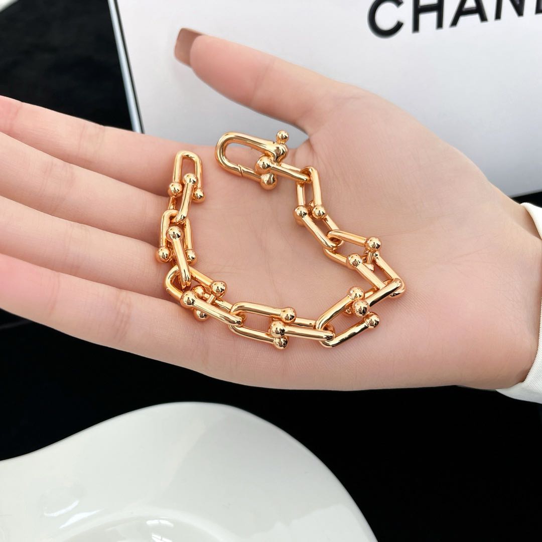 U-shaped Hook Horseshoe Clasp Bracelet Gold