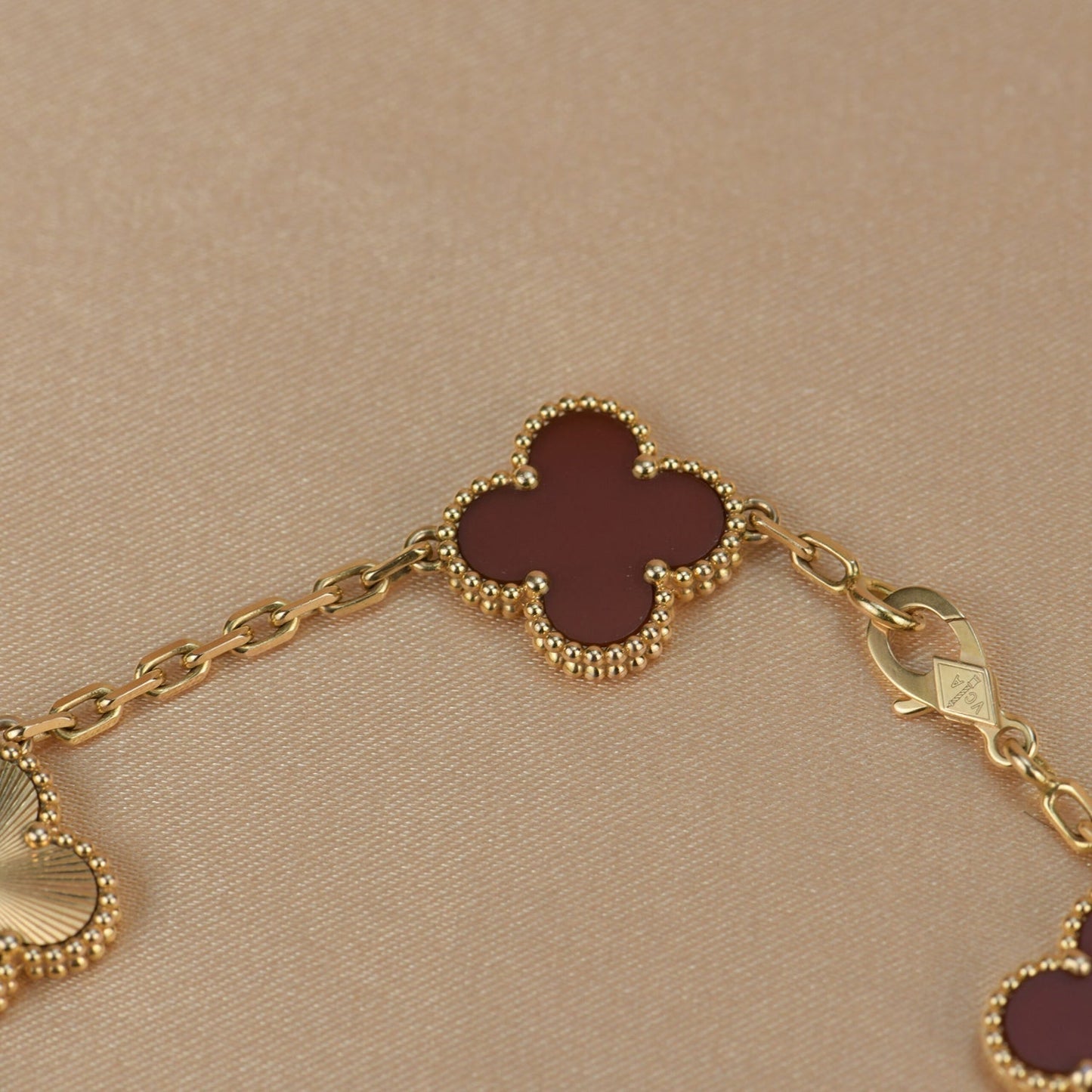 [baslovejewels]CLOVER  5 MOTIFS CARNELIAN GOLD BRACELET