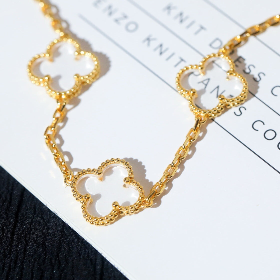[baslovejewels]CLOVER 5 MOTIF ROCK CRYSTAL PINK GOLD BRACELET