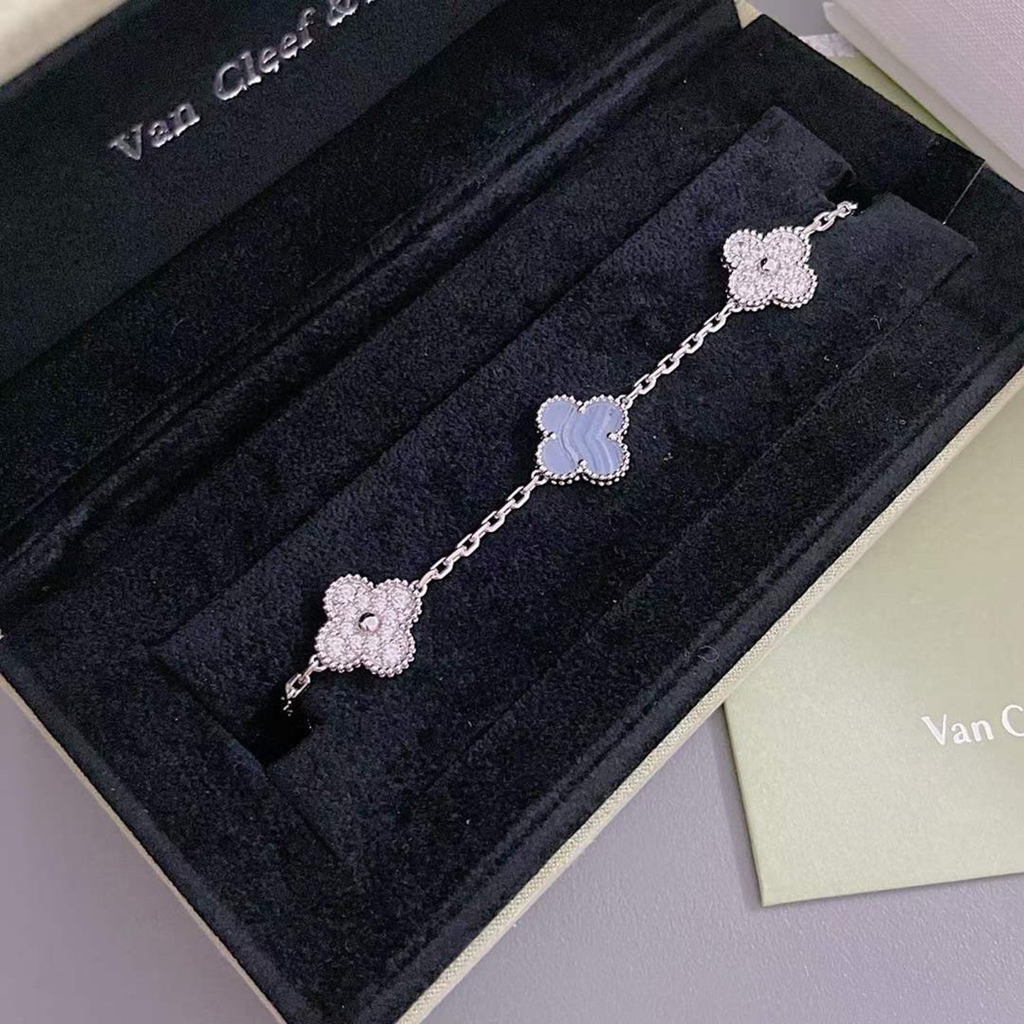 [baslovejewels]CLOVER  5 MOTIF DIAMOND PURPLE CHALCEDONY BRACELET SILVER